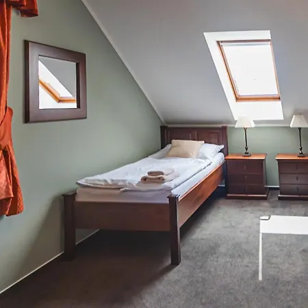 Отель Octarna - Free On-site Parking 4*