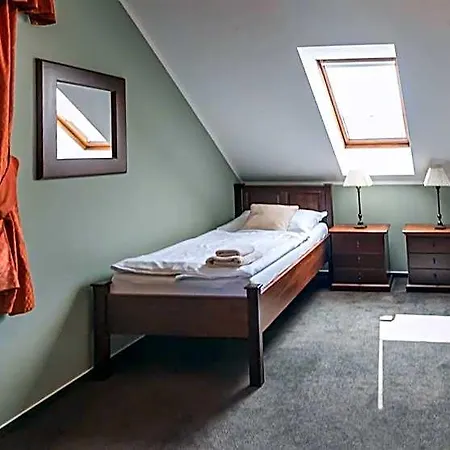 Octarna - Free On-site Parking Hotel