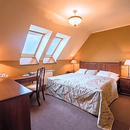 Octarna - Free On-site Parking Hotel