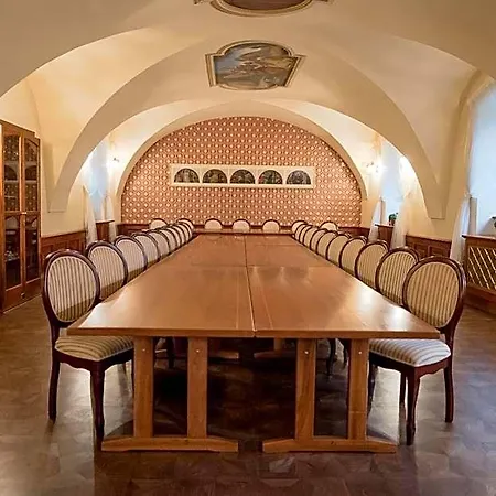 Octarna - Free On-site Parking Hotel