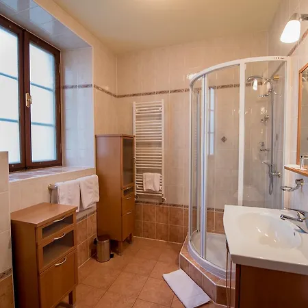 Octarna - Free On-site Parking Отель 4*