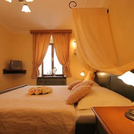 Octarna - Free On-site Parking Отель 4*