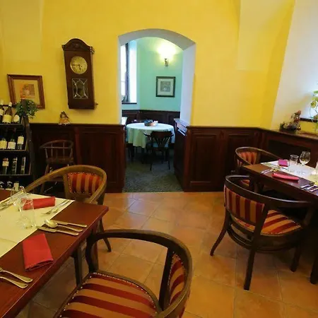 Octarna - Free On-site Parking Hotel Kroměříž