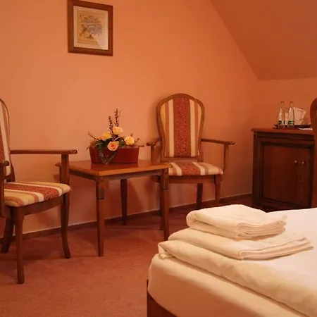 Octarna - Free On-site Parking Отель 4*