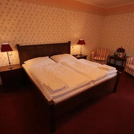 Отель Octarna - Free On-site Parking 4*