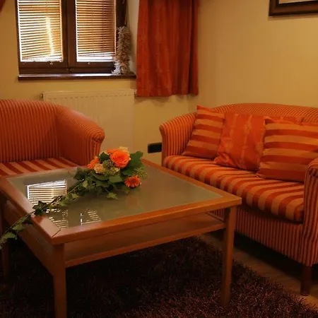 Отель Octarna - Free On-site Parking 4*