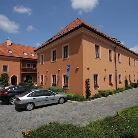 Octarna - Free On-site Parking Hotel Kroměříž