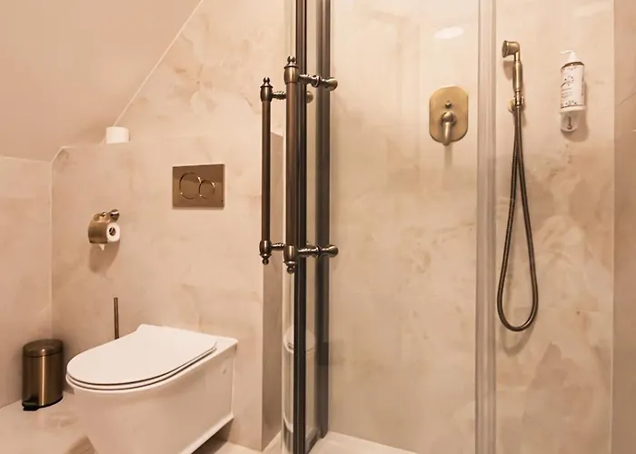 Hotel Octarna - Free On-site Parking 4*