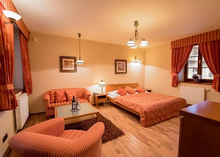 Hotel Octarna - Free On-site Parking 4*