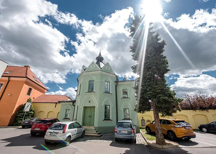 Octarna - Free On-site Parking